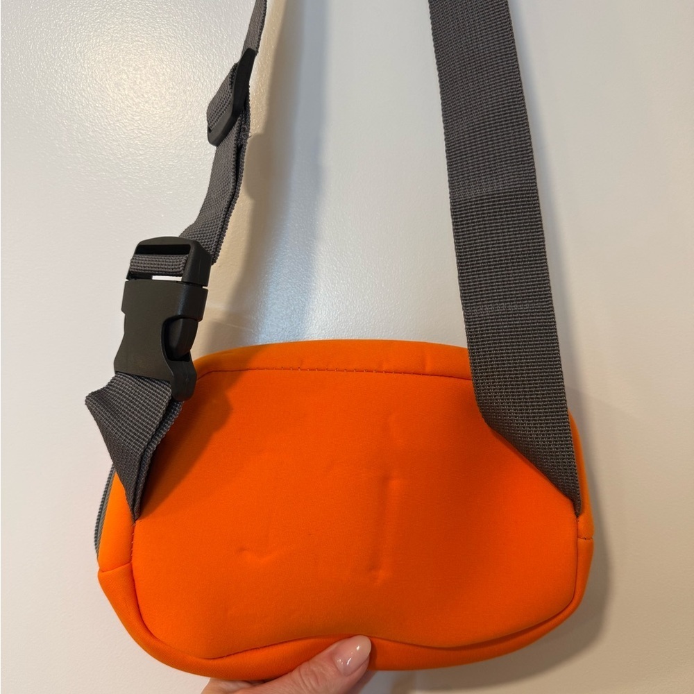 Orangetheory Marathon Orange Crossbody Belt Bag - Picture 4 of 6